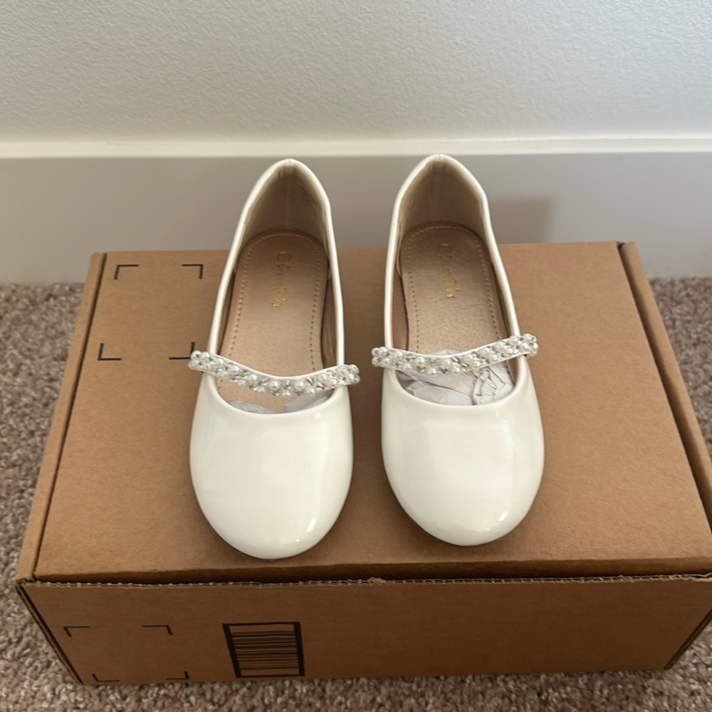 Dream Pairs White Flat Ballerina Shoes with Pearl Straps